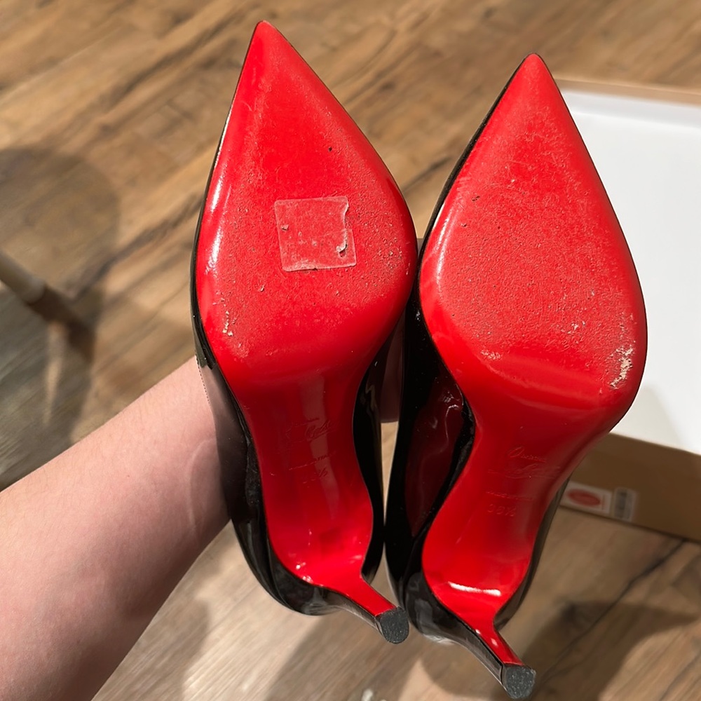 Pigalle 100 patent louboutin heels in great condition. Worn twice.